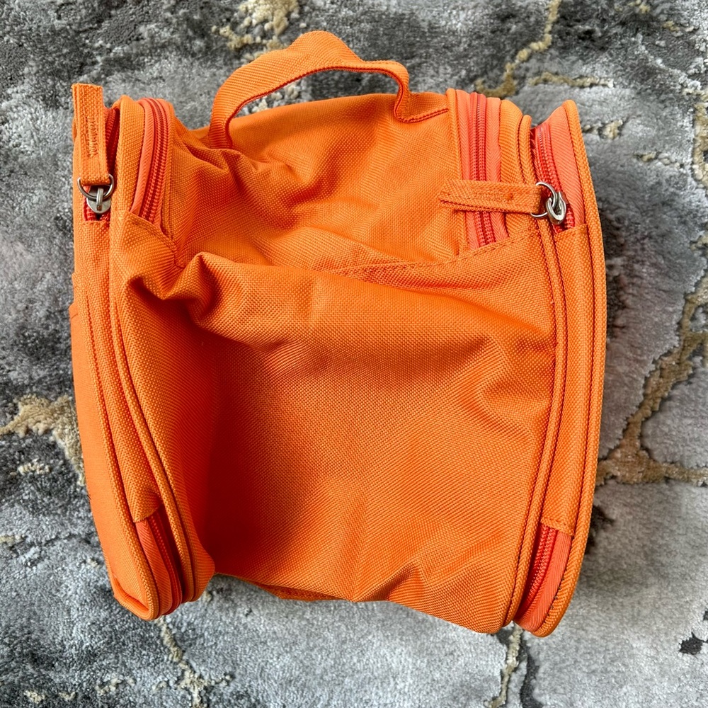 Backpack - Picture 3 of 9